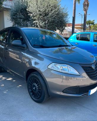 Lancia Ypsilon 0.9 TwinAir Metano – 08/2015