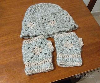 cappello e guanti. Mattonelle Granny 