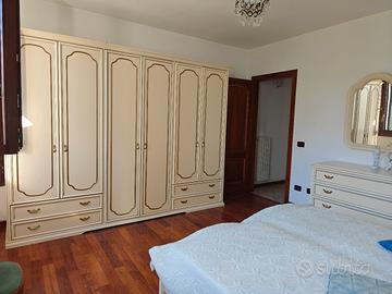 camera da letto bianca