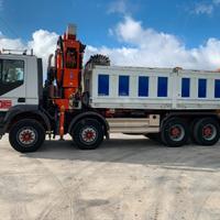 Iveco EURO TRAKKER con gru, ACCETTO PERMUTE