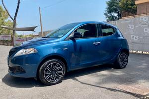 Lancia Ypsilon Hybrid Platino GARANZIA -VARIE UNIT