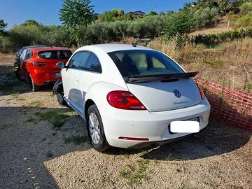 Volkswagen New Beetle 1.6 tdi 105c 2013 incidentat