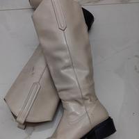 Stivali alti color panna n.39