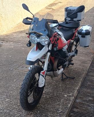 MOTO GUZZI V85 TT