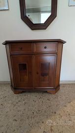 Scrivania e porta documenti