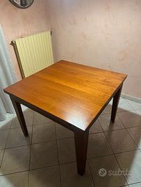 Tavolo quadrato in ciliegio