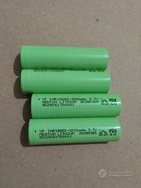 4 batterie ricaricabili 18650