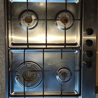 piano cottura con ripiano 