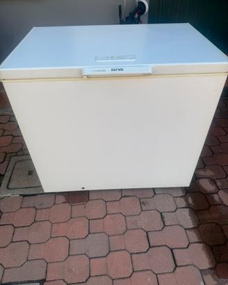 Freezer a pozzetto