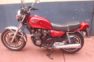 Yamaha XJ 550 -