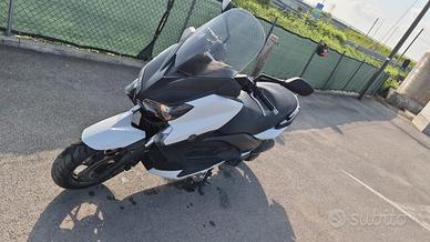 YAMAHA XMAX 250 PERFETTA