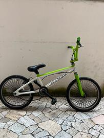 Bici tipo BMX