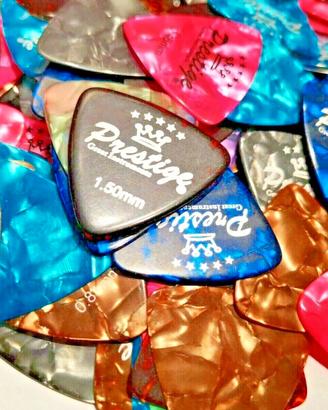 100 Plettri triangolari per chitarra vari spessori