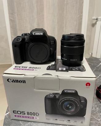 Fotocamera Canon EOS 800D + obiettivo EF-S 18-55