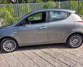 Lancia Ypsilon 1.2 69 CV 5 porte S&S Silver