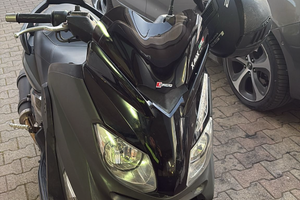 Xmax 125 2012