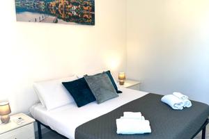 Stanza con bagno senza cucina