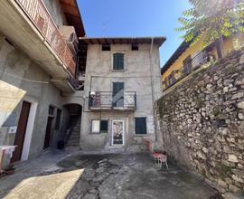 CASA SEMINDIPENDENTE A CALOLZIOCORTE