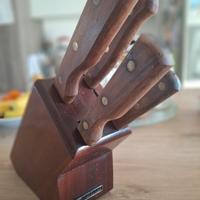 ceppo di coltelli in legno del marchio Tramontina