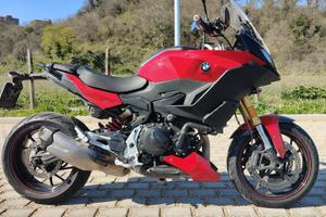BMW F900XR red