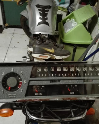 Strumentazione giulia anni 60/70 a nastro