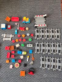 Lego Duplo pezzi misti e particolari + binari