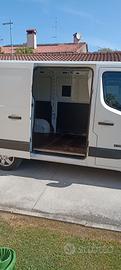 furgone nissan NV 400