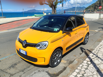 Twingo benzina anno 2020 . CV.65
