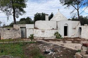 Rustico / Casale di 50 m² con 3 locali a Ostuni