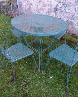 TAVOLO CON QUATTRO SEDIE IN FERRO VINTAGE