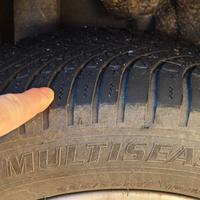 Gomme FIRESTONE 4 stagioni 225/55R17  come nuove