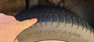 Gomme FIRESTONE 4 stagioni 225/55R17  come nuove