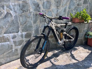 E-MTB FOCUS SAM 2 6.8  DEL  12/2020