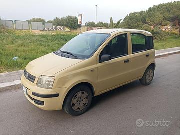 Fiat Panda 1.2 benzina con clima e autoradio.-