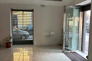 Ampio Locale Commerciale sul Corso