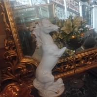 cavallo d'oro e porcellana 