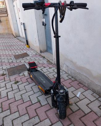 monopattino velociraptor 