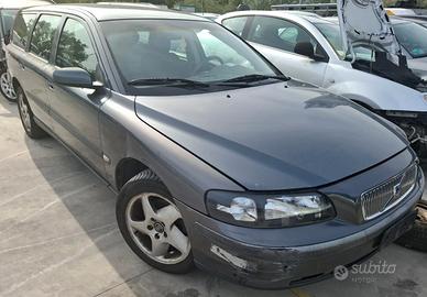 VOLVO V70 per ricambi usati