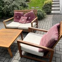 Divano, 2 poltrone e un tavolino in teak