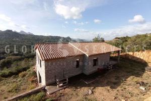 Tenuta con tre ville Monti Canaglia