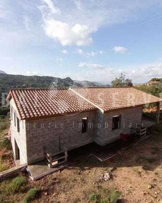 Tenuta con tre ville Monti Canaglia