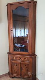 Fuciliera ad angolo in legno, con vetrina