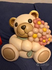 Teddy maxi con mazzo di fiori thun