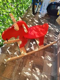 dondolo di legno gioco 