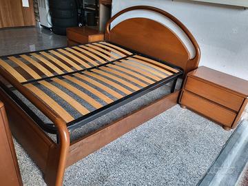 Camera da letto matrimoniale completa.