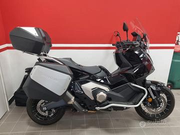 Honda X-ADV 750 special edition travel