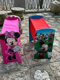 Due piccole librerie o porta giochi Disney