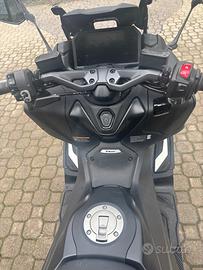 Yamaha T-MAX 2024