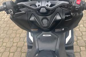 Yamaha T-MAX 2024