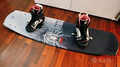 wakeboard Hyperlite Pulse 139 con attacchi